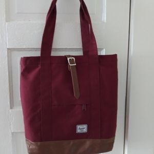 Great condition Hershel tote bag